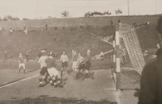 Fußballspiel an der Bayreuther Straße im Jahr 1948